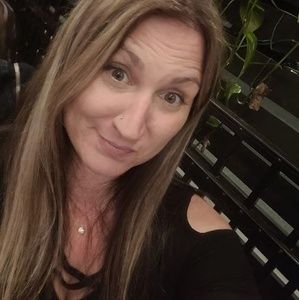 Meet your Posher, Becky